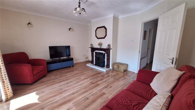 https://photos-a.propertyimages.ie/media/4/6/9/4997964/0f69345d-ee55-4341-995a-71389b3023ce_l.jpg