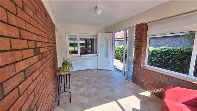 https://photos-a.propertyimages.ie/media/4/6/9/4997964/0f69345d-ee55-4341-995a-71389b3023ce_l.jpg