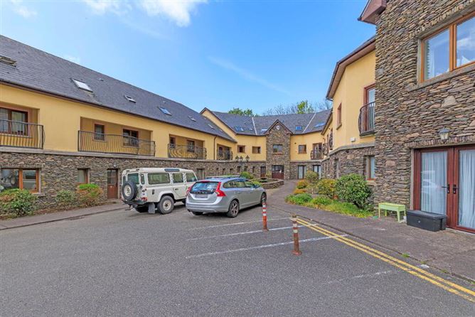 Photo 19 of 21 — 10 An Doirin, Green Street, Dingle, Kerry
