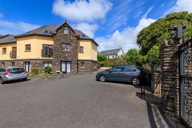 Photo 13 of 21 — 10 An Doirin, Green Street, Dingle, Kerry
