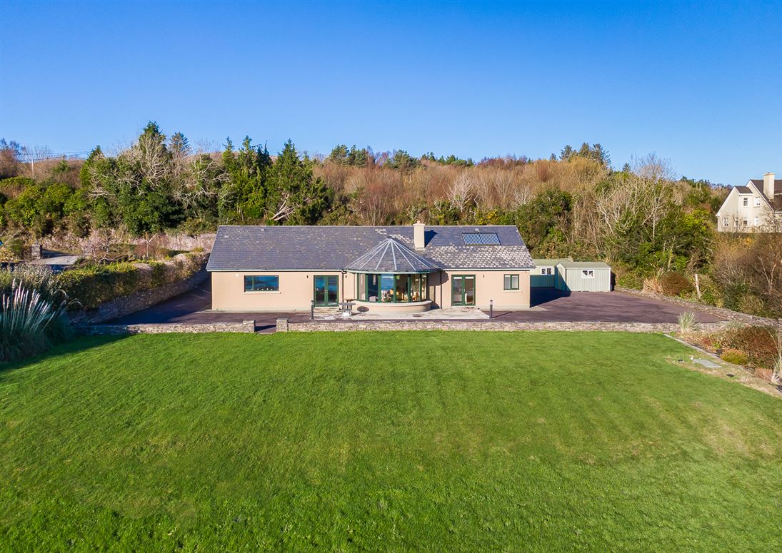 Iona House, Cappanacush East, Templenoe, Kenmare, Co. Kerry Iona House, Cappanacush East, Templenoe, Kenmare, Co. Kerry