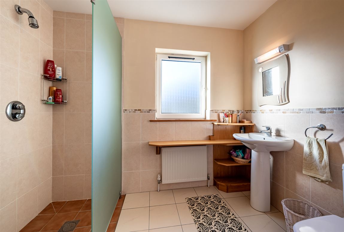 Iona House, Cappanacush East, Templenoe, Kenmare, Co. Kerry Iona House, Cappanacush East, Templenoe, Kenmare, Co. Kerry