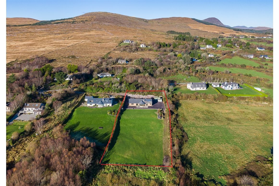 Iona House, Cappanacush East, Templenoe, Kenmare, Co. Kerry Iona House, Cappanacush East, Templenoe, Kenmare, Co. Kerry