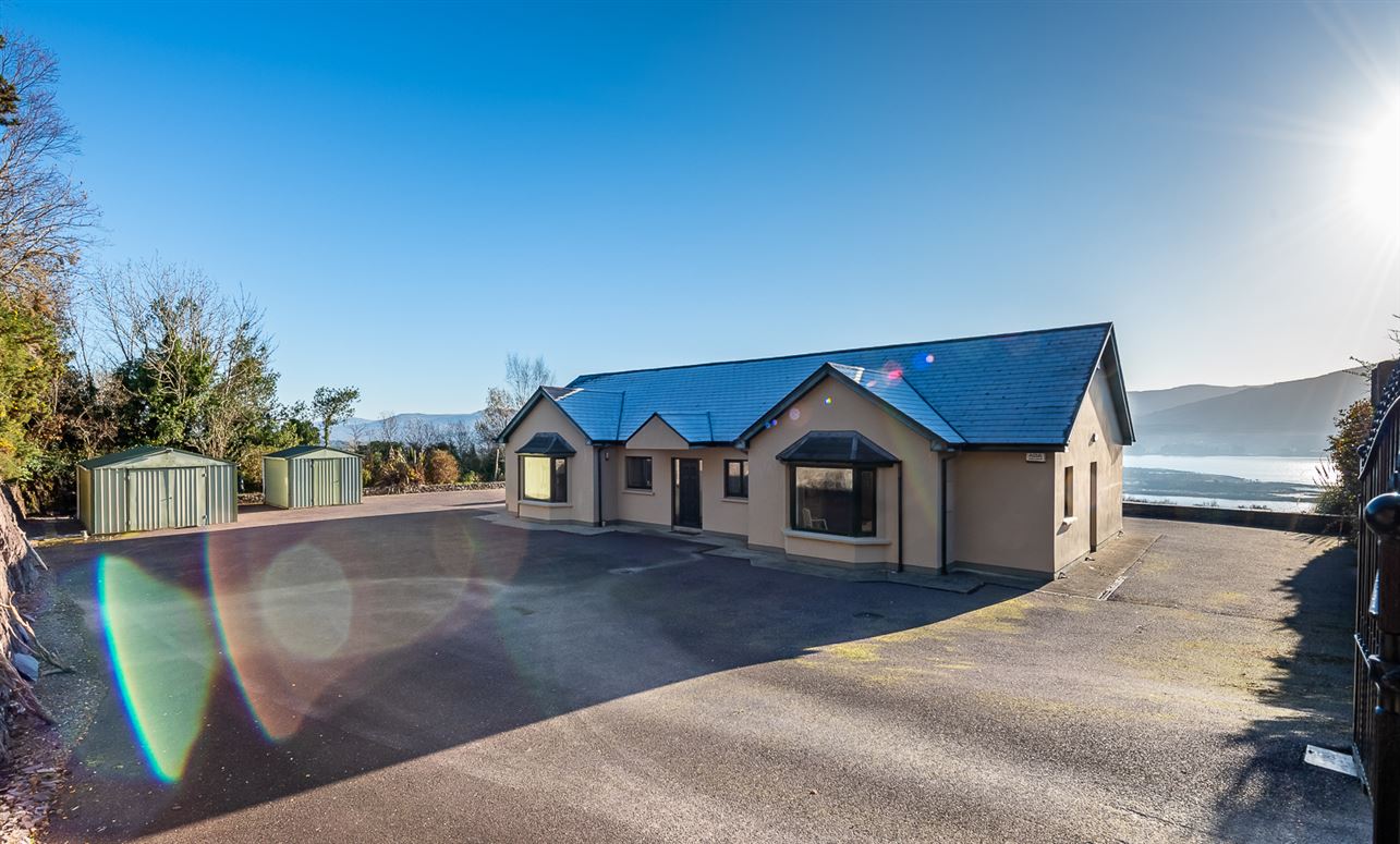 Iona House, Cappanacush East, Templenoe, Kenmare, Co. Kerry Iona House, Cappanacush East, Templenoe, Kenmare, Co. Kerry