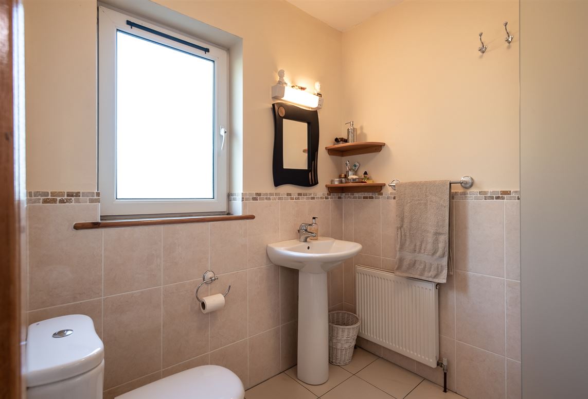 Iona House, Cappanacush East, Templenoe, Kenmare, Co. Kerry Iona House, Cappanacush East, Templenoe, Kenmare, Co. Kerry