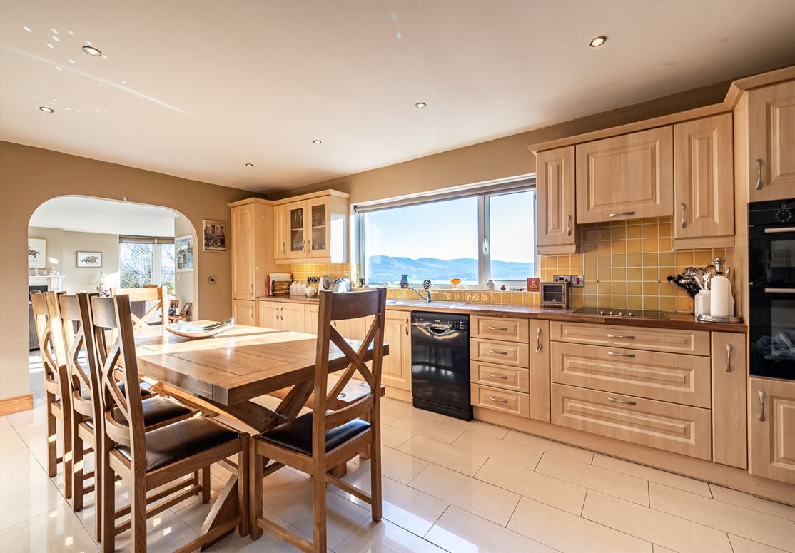 Iona House, Cappanacush East, Templenoe, Kenmare, Co. Kerry Iona House, Cappanacush East, Templenoe, Kenmare, Co. Kerry