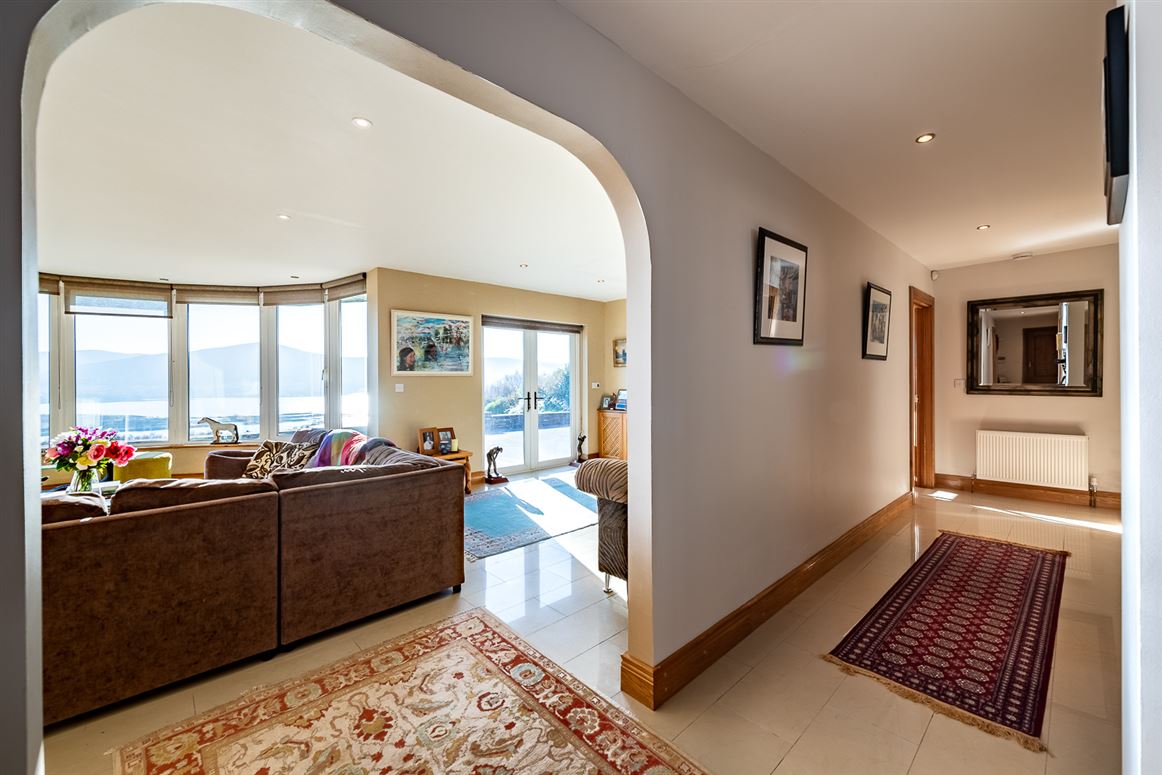 Iona House, Cappanacush East, Templenoe, Kenmare, Co. Kerry Iona House, Cappanacush East, Templenoe, Kenmare, Co. Kerry