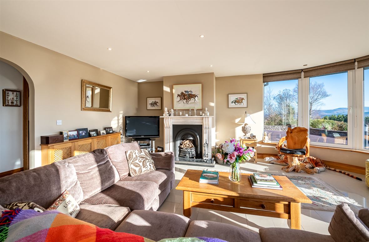 Iona House, Cappanacush East, Templenoe, Kenmare, Co. Kerry Iona House, Cappanacush East, Templenoe, Kenmare, Co. Kerry