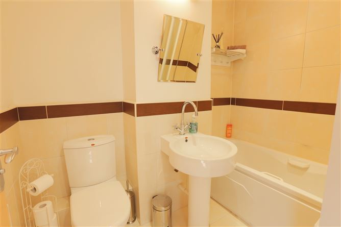6 The Walk, Carrickmines Green, Carrickmines, Dublin 18