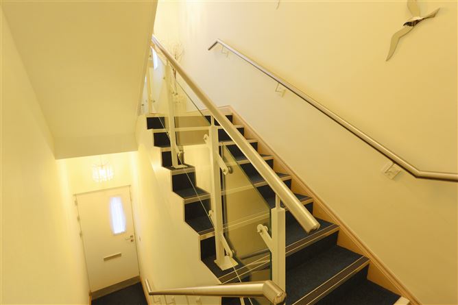 6 The Walk, Carrickmines Green, Carrickmines, Dublin 18