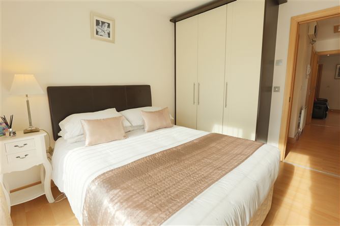 6 The Walk, Carrickmines Green, Carrickmines, Dublin 18