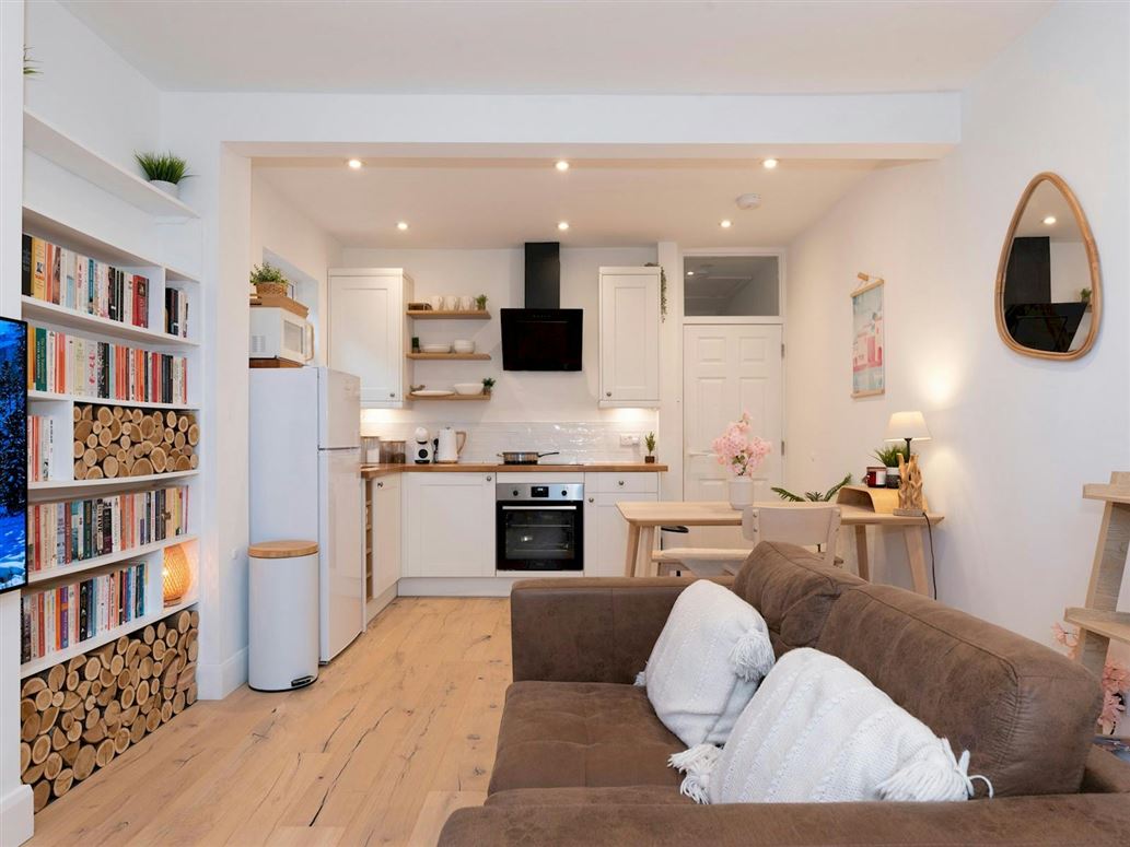 The Kingston Retreat,Kingston upon Thames,Greater London,United Kingdom