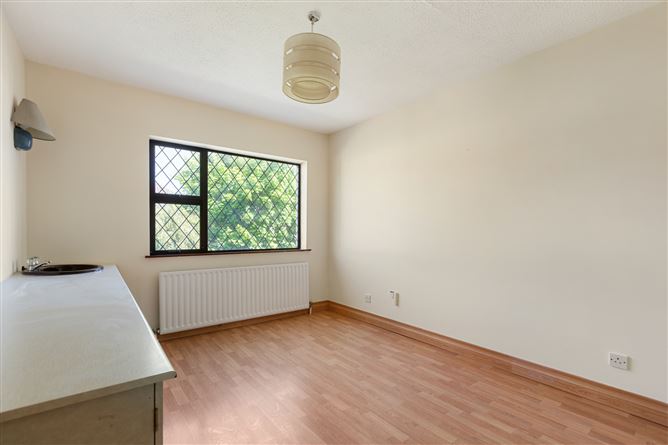 27 Lansdowne Park, Knocklyon, Dublin 16