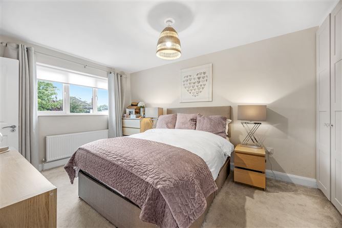 https://photos-a.propertyimages.ie/media/4/7/0/4938074/9438df29-65ac-460d-8dc1-08c5108751be_l.jpg
