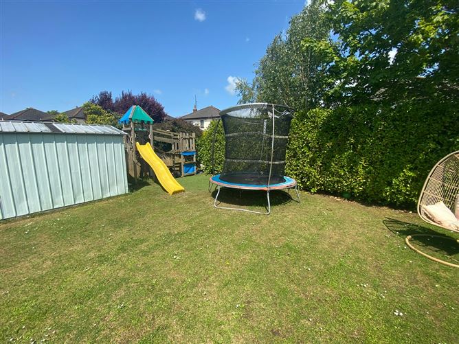 https://photos-a.propertyimages.ie/media/4/7/0/4938074/9438df29-65ac-460d-8dc1-08c5108751be_l.jpg