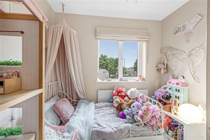 https://photos-a.propertyimages.ie/media/4/7/0/4938074/9438df29-65ac-460d-8dc1-08c5108751be_l.jpg