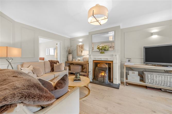https://photos-a.propertyimages.ie/media/4/7/0/4938074/9438df29-65ac-460d-8dc1-08c5108751be_l.jpg