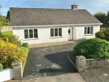 34 Hollywood Grove, Ballaghaderreen, Co. Roscommon