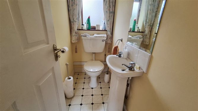 1 Lakeview, Virginia, Cavan