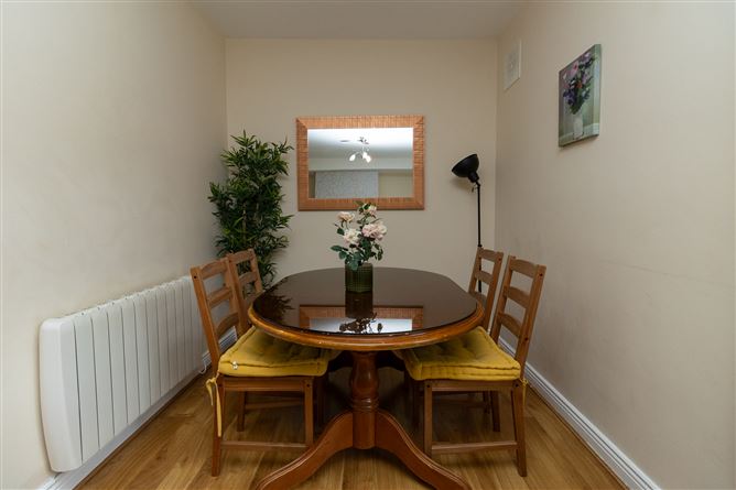 2 Poplar Grove , Naas, Kildare