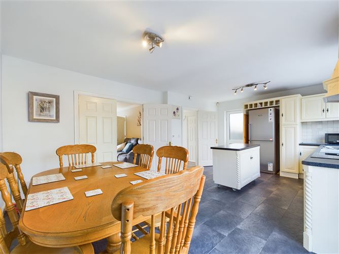 25 Castle Park, Two-Mile Borris, Thurles, Co. Tipperary