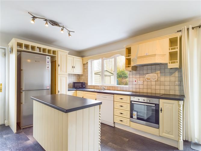 25 Castle Park, Two-Mile Borris, Thurles, Co. Tipperary
