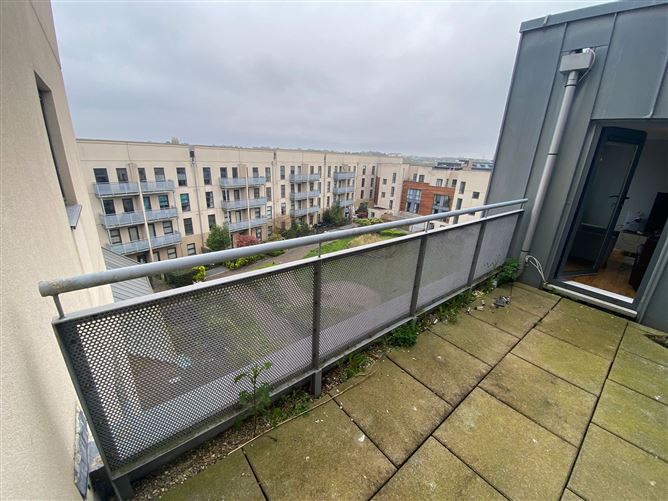 Compass Court North, Ashtown, Dublin 15 (Room To Rent)