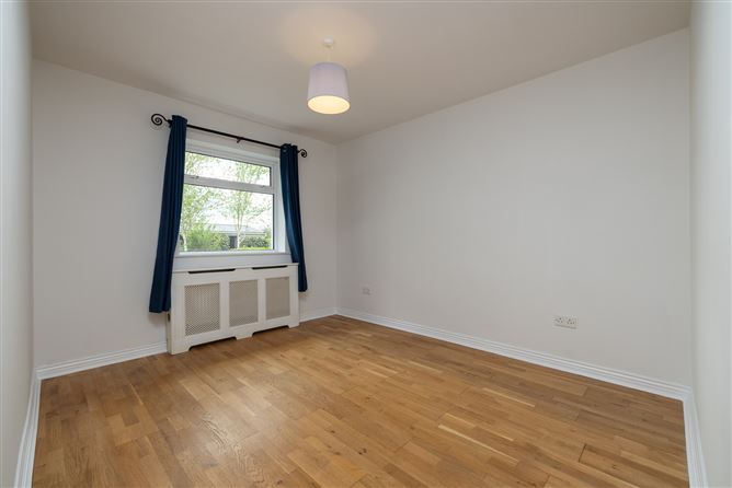https://photos-a.propertyimages.ie/media/4/7/1/4999174/2c6daf00-9a8f-4ab5-9ae0-4d6f039a6170_l.jpg