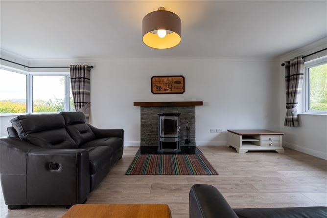 https://photos-a.propertyimages.ie/media/4/7/1/4999174/2c6daf00-9a8f-4ab5-9ae0-4d6f039a6170_l.jpg