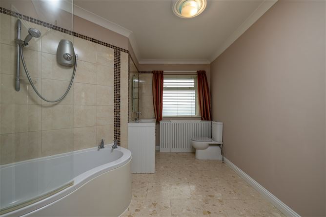 https://photos-a.propertyimages.ie/media/4/7/1/4999174/2c6daf00-9a8f-4ab5-9ae0-4d6f039a6170_l.jpg