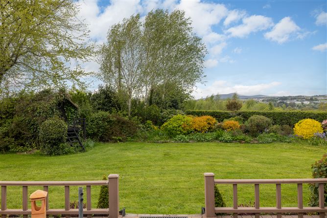 https://photos-a.propertyimages.ie/media/4/7/1/4999174/2c6daf00-9a8f-4ab5-9ae0-4d6f039a6170_l.jpg