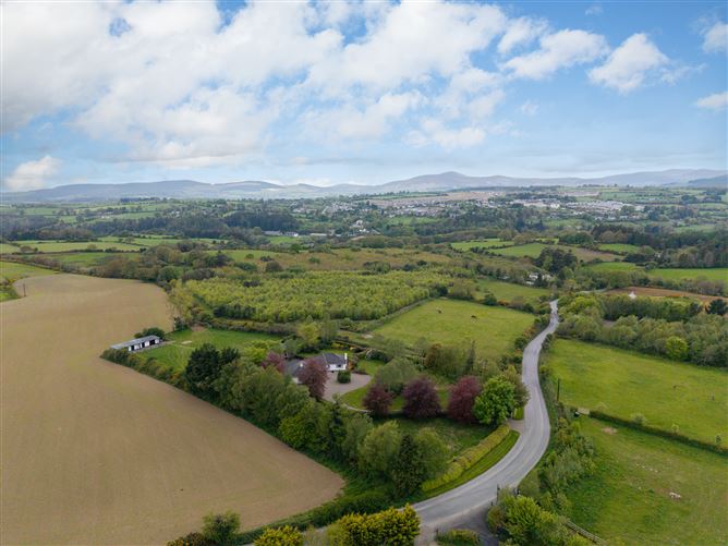https://photos-a.propertyimages.ie/media/4/7/1/4999174/2c6daf00-9a8f-4ab5-9ae0-4d6f039a6170_l.jpg