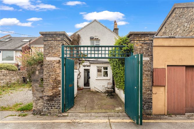 Photo 1 of 13 — 17 Heytesbury Lane, Ballsbridge, Dublin 4