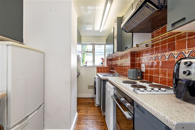 Photo 6 of 13 — 17 Heytesbury Lane, Ballsbridge, Dublin 4