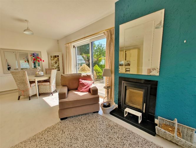 Photo 13 of 33 — 4 Coundon Court, Killiney Avenue, Killiney, County Dublin