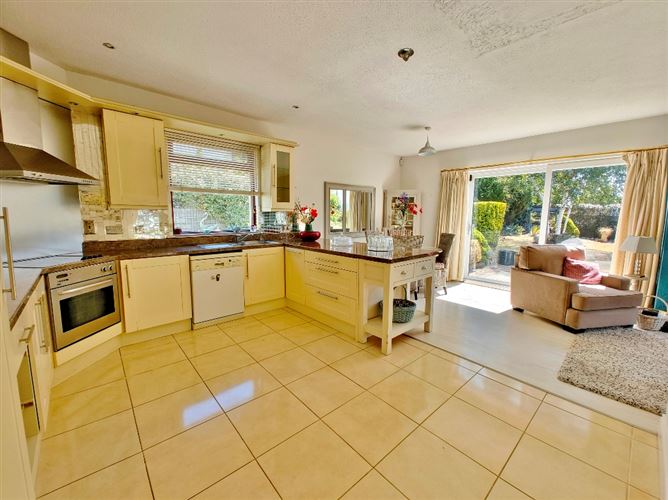 Photo 9 of 33 — 4 Coundon Court, Killiney Avenue, Killiney, County Dublin