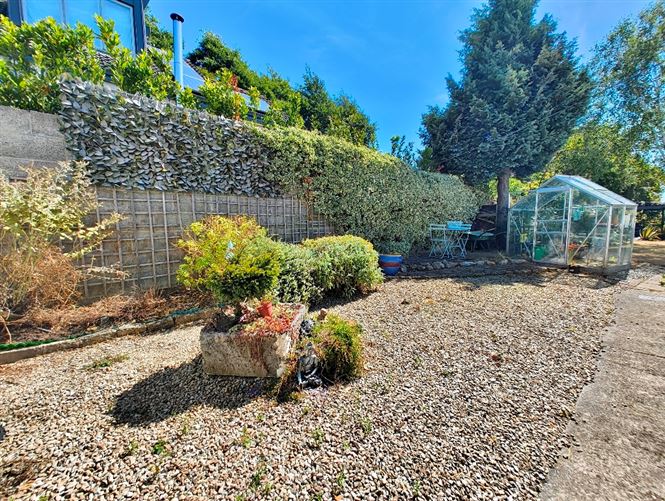 Photo 29 of 33 — 4 Coundon Court, Killiney Avenue, Killiney, County Dublin