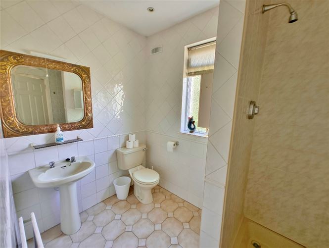 Photo 25 of 33 — 4 Coundon Court, Killiney Avenue, Killiney, County Dublin