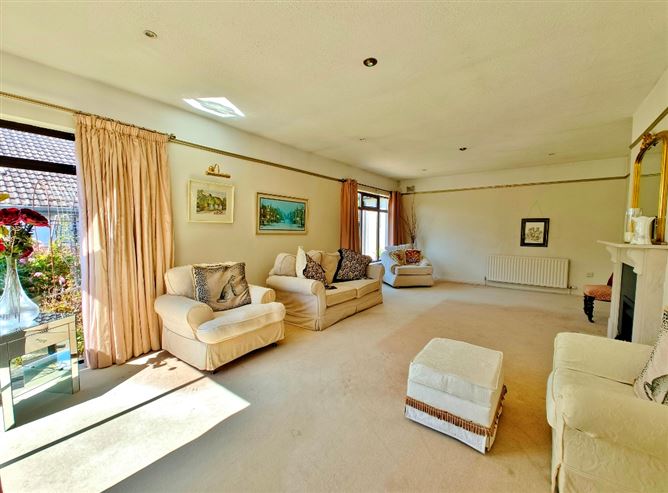 Photo 8 of 33 — 4 Coundon Court, Killiney Avenue, Killiney, County Dublin