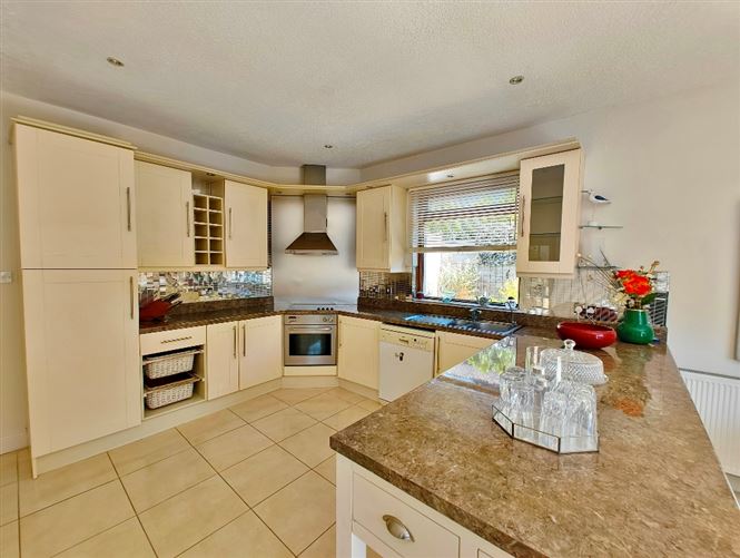 Photo 10 of 33 — 4 Coundon Court, Killiney Avenue, Killiney, County Dublin