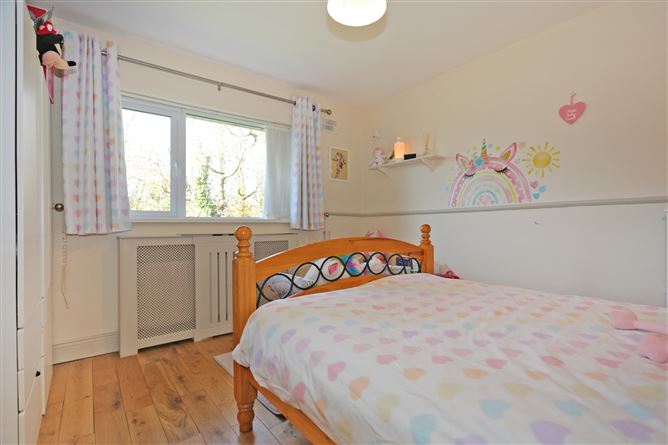 9 Castlebank, Ardnacrusha, Co. Clare