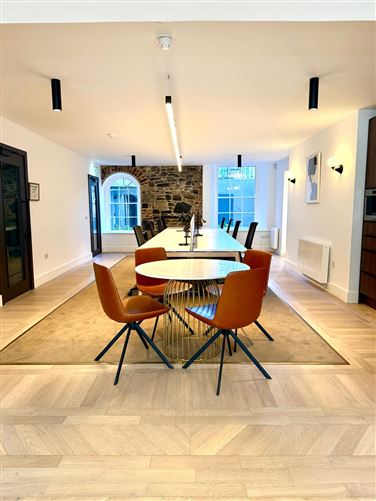 https://photos-a.propertyimages.ie/media/4/7/2/4931274/3533cadb-2427-4b16-acd4-eb08edc7afad_l.jpg