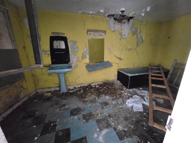 62 Main Street, Miltown Malbay, Co. Clare