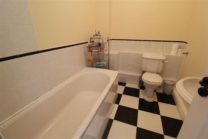 20 Sinann, Carrick-On-Shannon, Leitrim