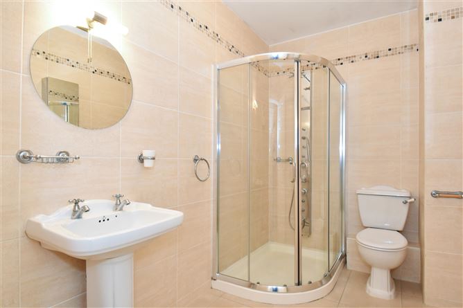 Townhouse 25, Eyre Square Centre, Eyre Square, Galway