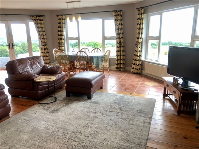 https://photos-a.propertyimages.ie/media/4/7/3/4956374/138ae63a-5777-412f-ae5e-4a7bffc21d14_l.jpeg