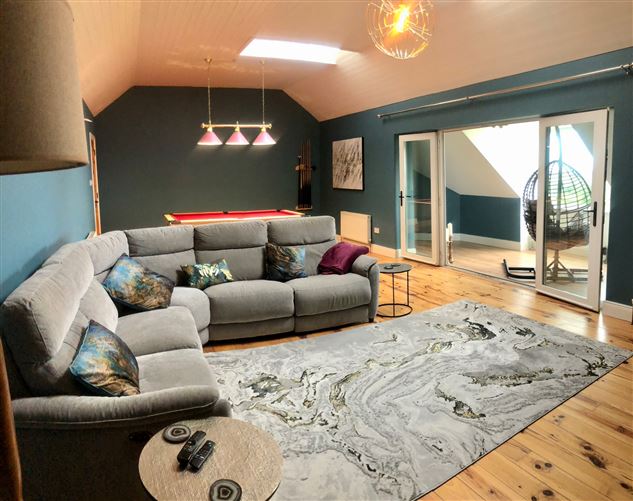 https://photos-a.propertyimages.ie/media/4/7/3/4956374/138ae63a-5777-412f-ae5e-4a7bffc21d14_l.jpeg