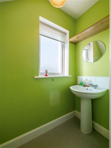 16 Bellevue Heights, New Ross, Wexford