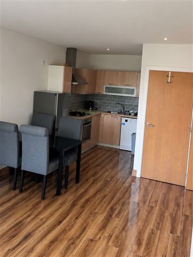 https://photos-a.propertyimages.ie/media/4/7/3/5012374/e0fec087-a882-4613-b61c-6ed612979047_l.jpg