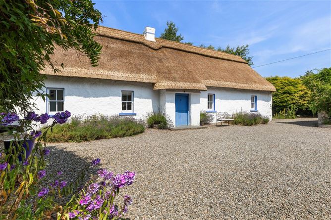 https://photos-a.propertyimages.ie/media/4/7/3/5015374/ad582e78-d07b-45c4-b18f-bd2489fe47bf_l.jpg